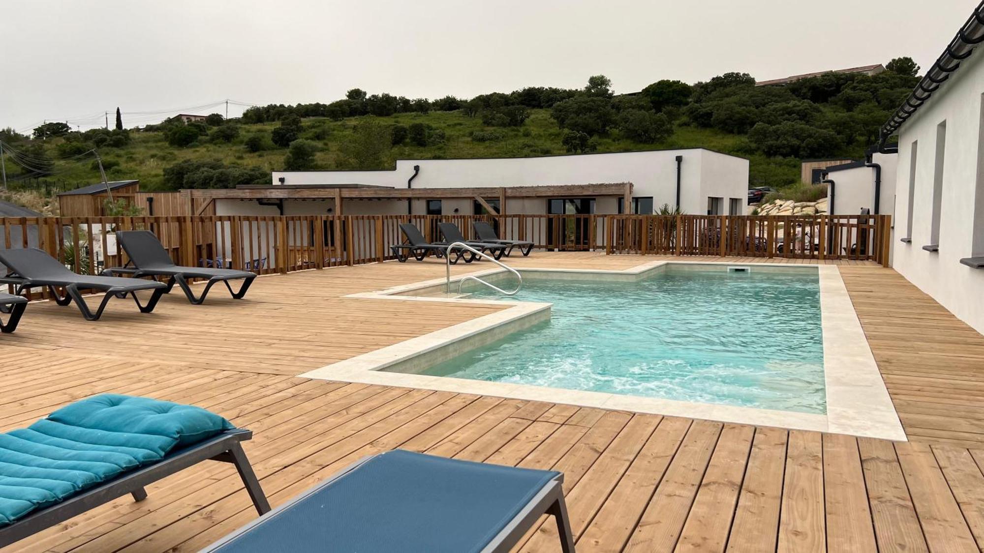 Camping Les Lodges Du Lagon Calvisson Exterior photo
