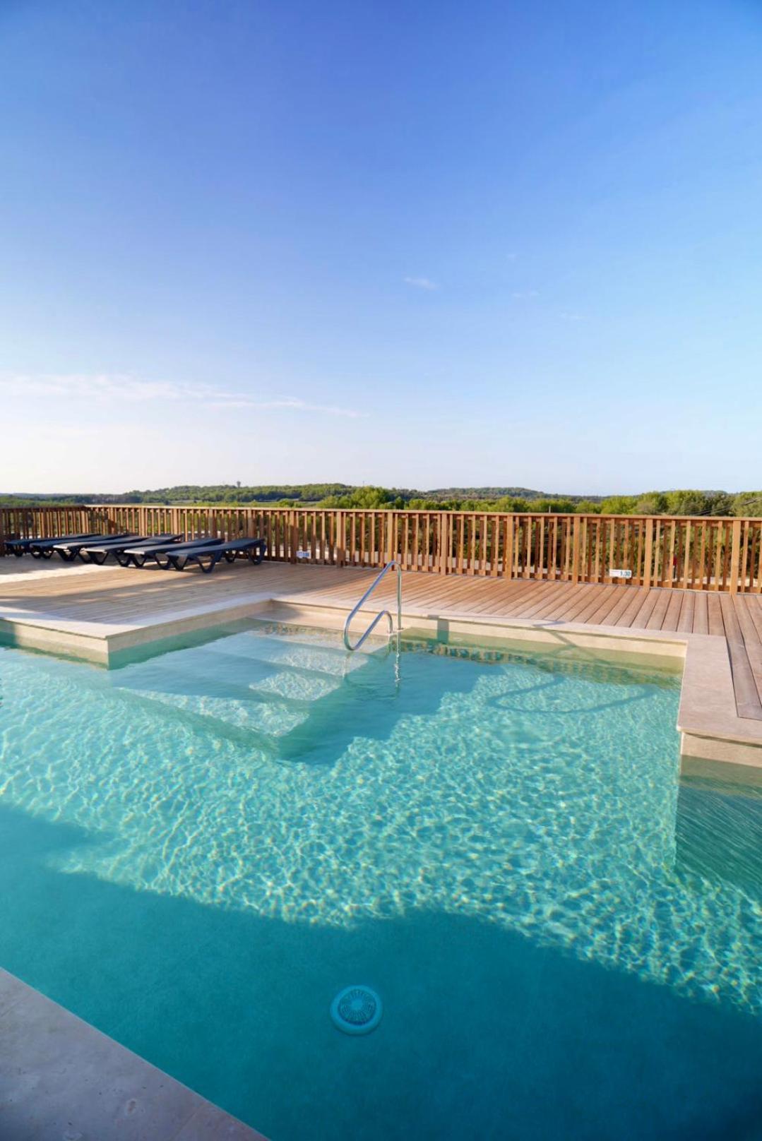 Camping Les Lodges Du Lagon Calvisson Exterior photo
